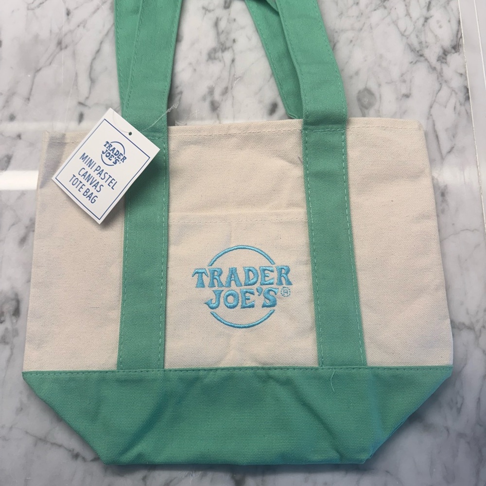 Trader Joe's Canvas Tote Bag in Green and Cream